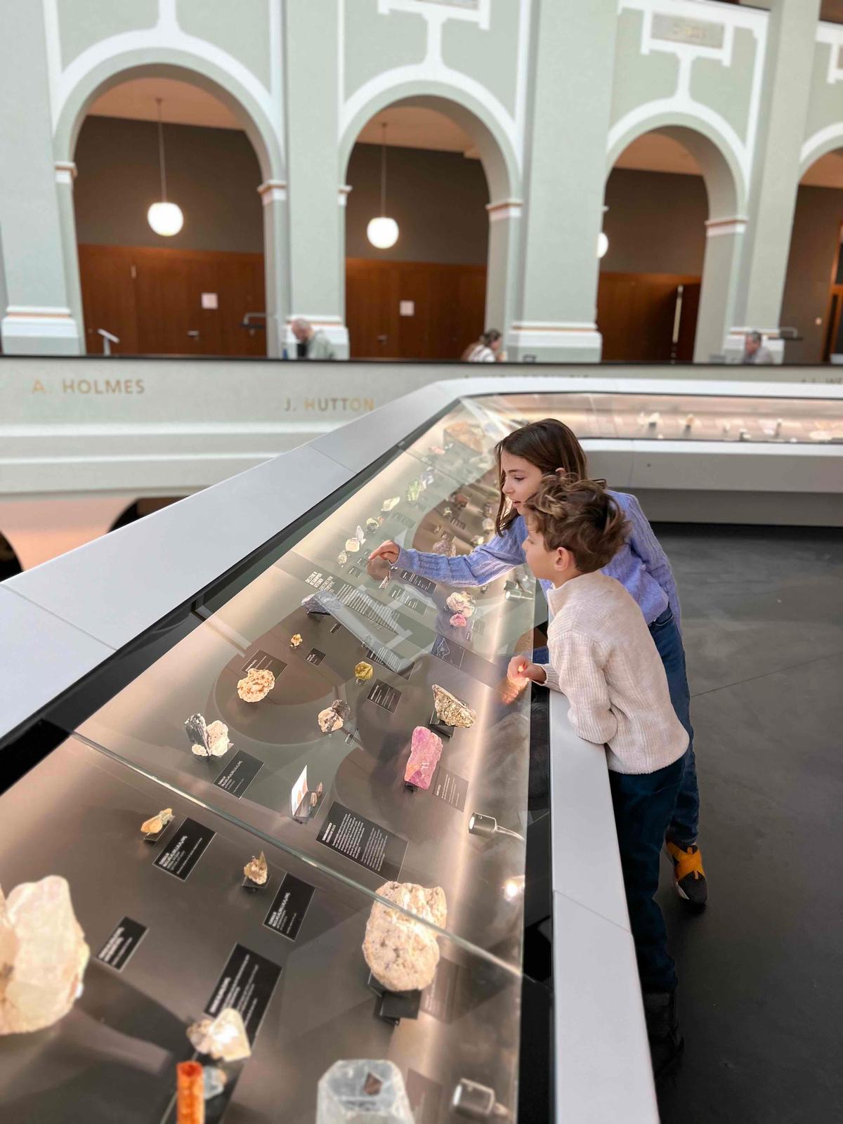 At Focus Terra Museum in Zurich children can observe closely a wide range of crystals from past and recent time periods.