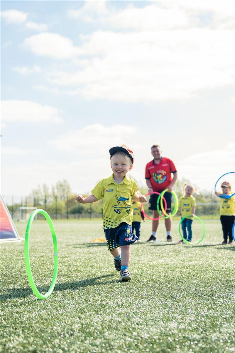 kinder fussball playball