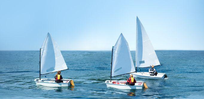 optimist sailing kids