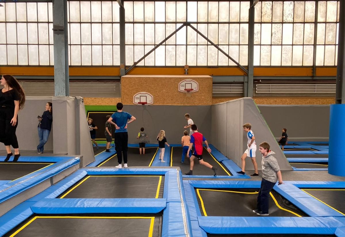 trampolin kids kinder indoor