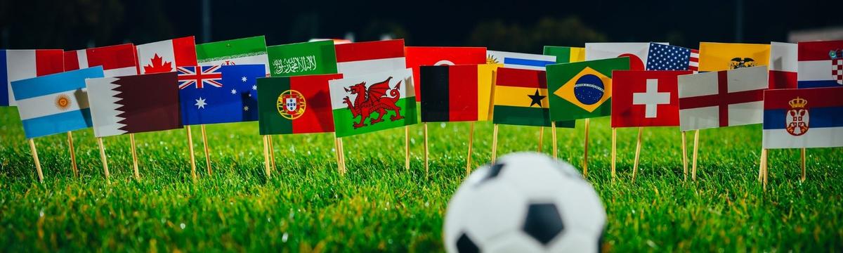 Who will win the head to head? Two teams pit their wits against each other in different activities that test their football knowledge and skills!