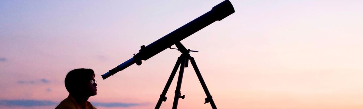 In the heart of central Zurich, astronomy fans can reach for the stars. In the 50m (164ft) high round tower of the Urania observatory, visitors can observe the heavenly bodies through a telescope that allows magnifications of up to 600 times.